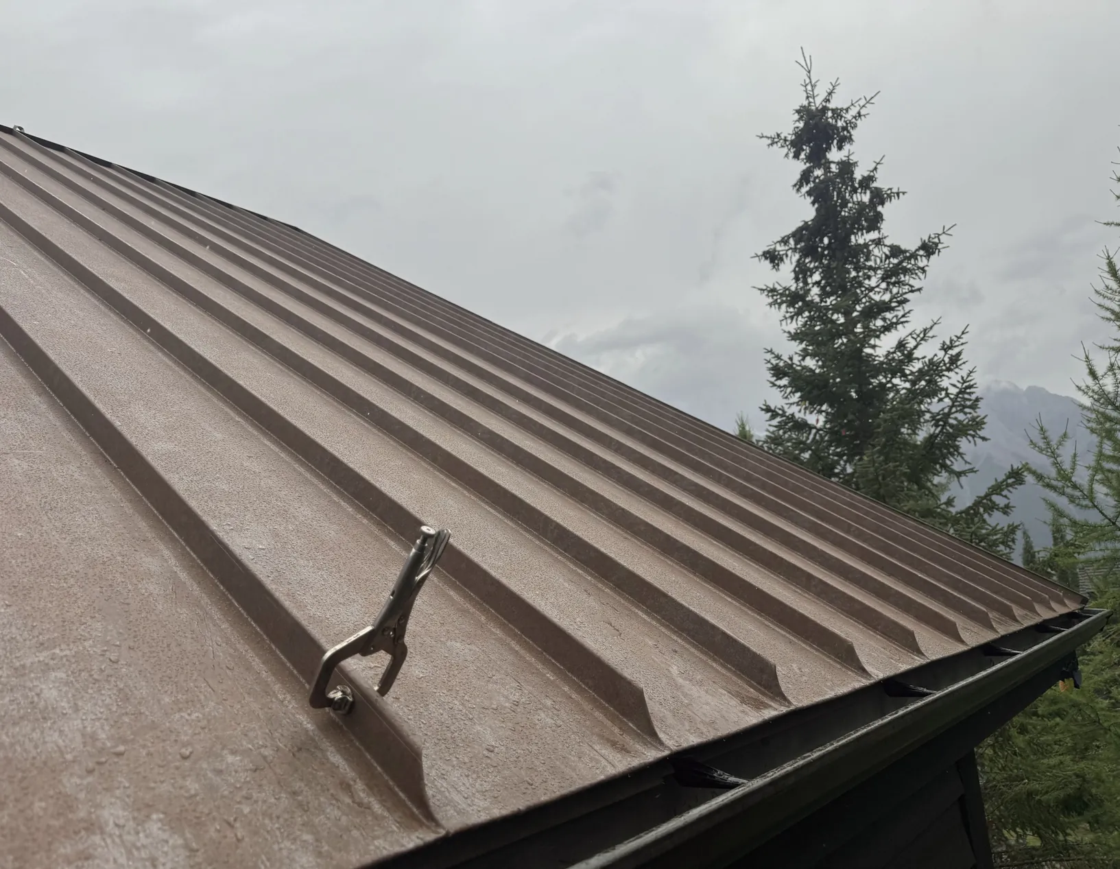 Double-lock seam on a steel roof