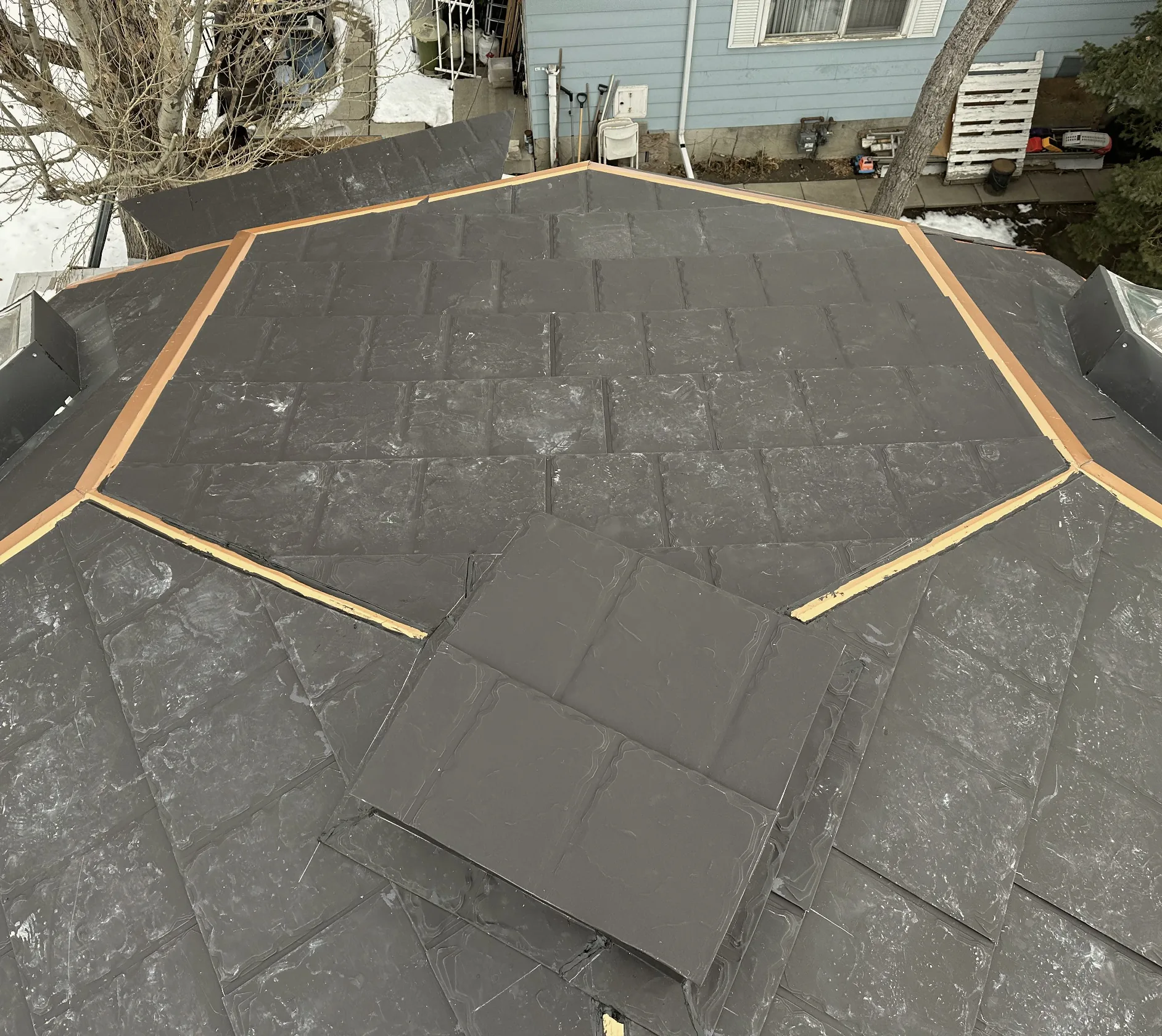 Shingles being laid facet by facet