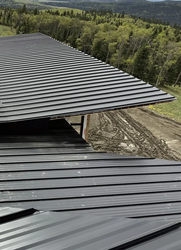 Standing seam steel roof on an acreage