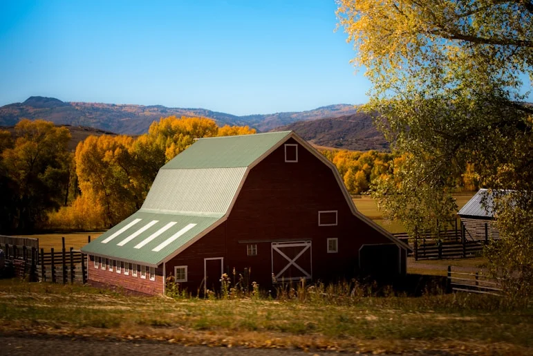Barns & Farmhouses Image