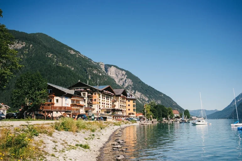 Hotels & Resorts Image